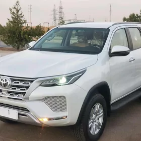 Toyota Fortuner 2024