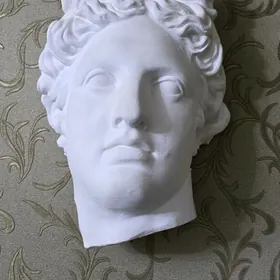 Apollonyñ býusty