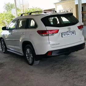 Toyota Highlander 2018