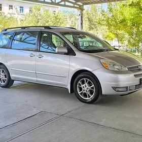 Toyota Sienna 2004