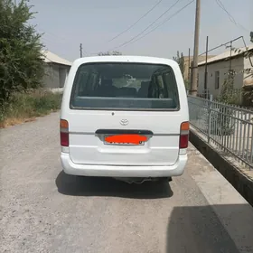 Toyota Hiace 2003
