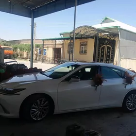 Lexus ES 350 2019