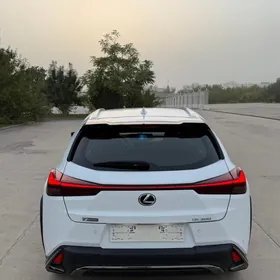 Lexus UX 200 2021
