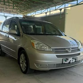 Toyota Sienna 2004