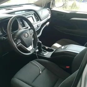 Toyota Highlander 2018