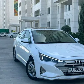 Hyundai Elantra 2020