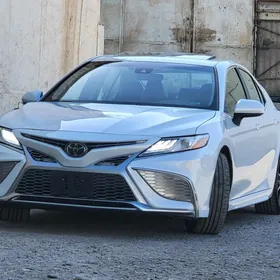 Toyota Camry 2021