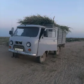 UAZ 452 1981