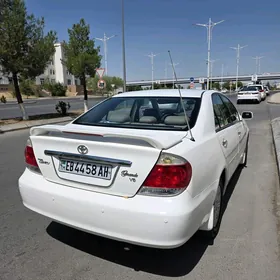 Toyota Camry 2004