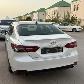 Toyota Camry 2021