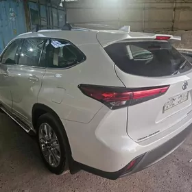 Toyota Highlander 2021
