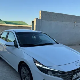 Hyundai Elantra 2021
