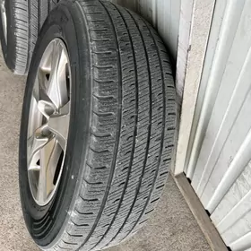 235/65R18