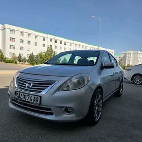 Nissan Versa 2013