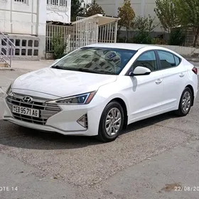 Hyundai Elantra 2020