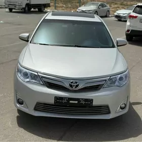 Toyota Camry 2014