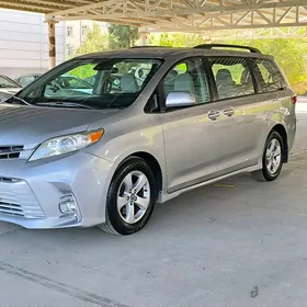 Toyota Sienna 2018