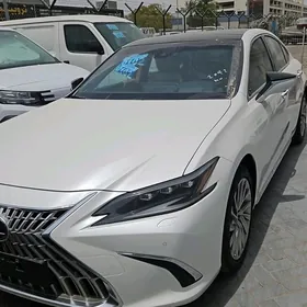 Lexus ES 350 2025