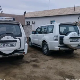 Mitsubishi Pajero 2011