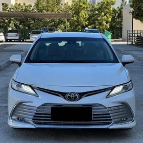 Toyota Camry 2020