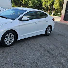 Hyundai Elantra 2020