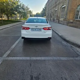 Toyota Camry 2020