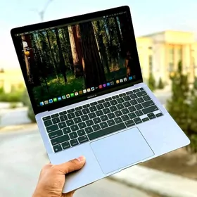 MacBook Air 13 / M1 / 512 GB