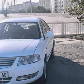Nissan Sunny 2010