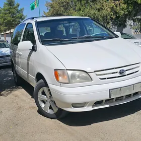 Toyota Sienna 1998
