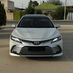 Toyota Camry 2020