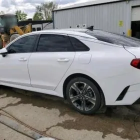 Kia K5 2021