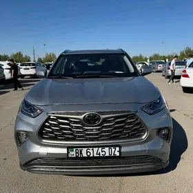 Toyota Highlander 2021