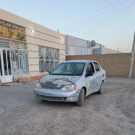 Toyota Echo 2001