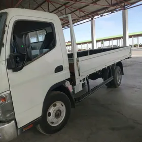 Mitsubishi Canter 2025
