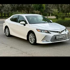 Toyota Camry 2021