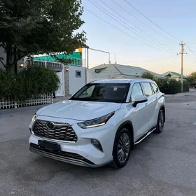 Toyota Highlander 2020