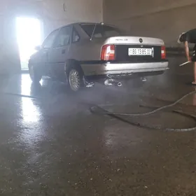 Opel Vectra 1990