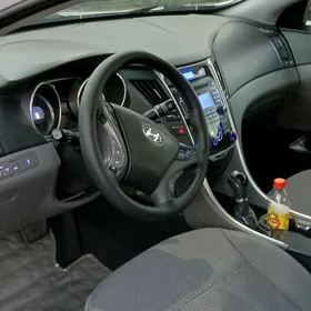 Hyundai Sonata 2012