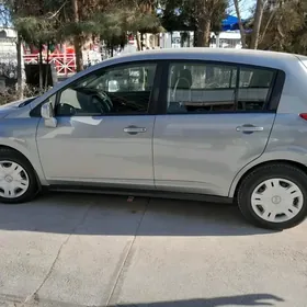 Nissan Versa 2012