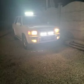 Infiniti QX4 2000