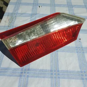 Стопник фара на Toyota Corolla