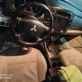 Mitsubishi Pajero 2014