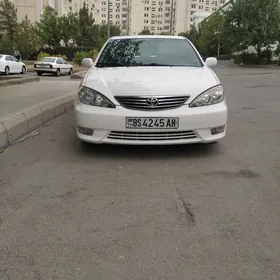 Toyota Camry 2004