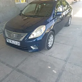 Nissan Versa 2012
