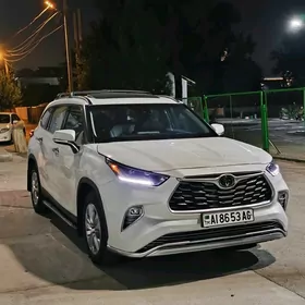 Toyota Highlander 2022