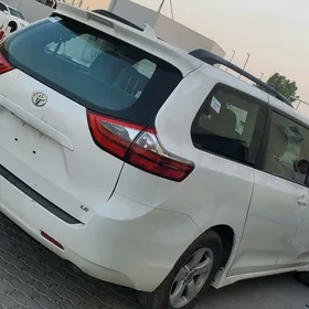 Toyota Sienna 2020
