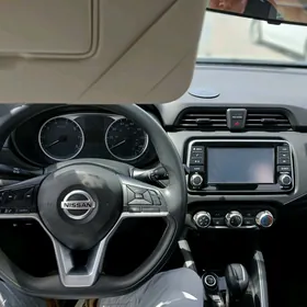 Nissan Versa 2021