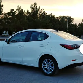 Toyota Yaris iA 2016