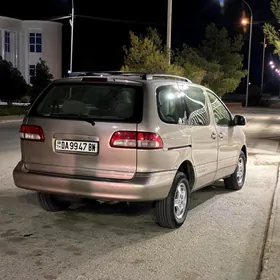 Toyota Sienna 2002