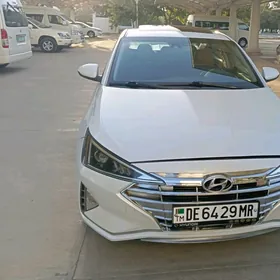 Hyundai Elantra 2020
